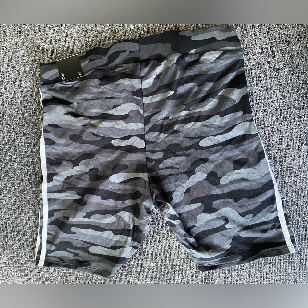 Torrid Bike Shorts Camouflage with White Side Stripe - Picture 5 of 11